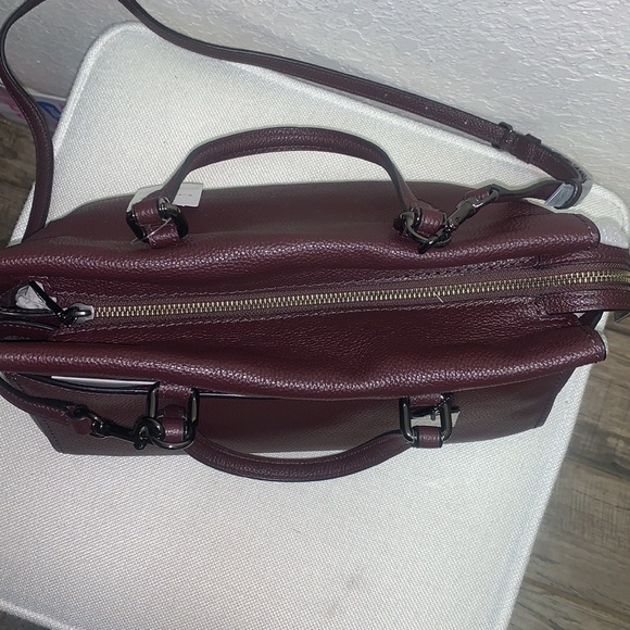 🎄🎁NWT, Coach Fulton satchel in o blood/ pewter hardware . - Picture 7 of 10